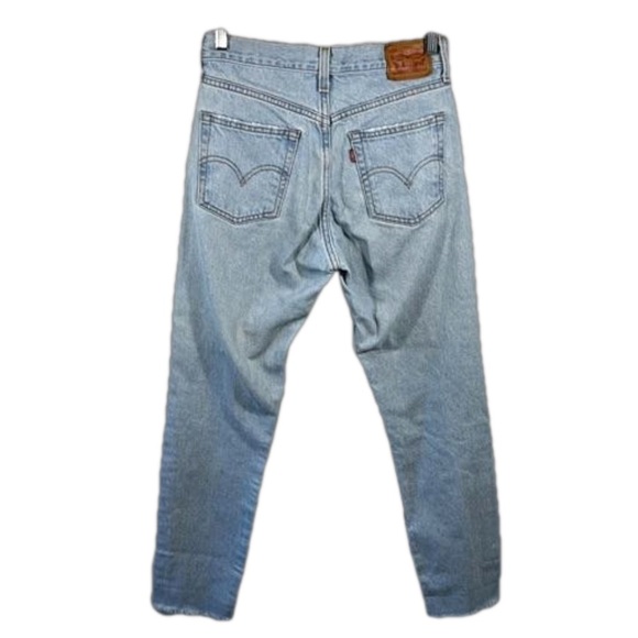 Levi distressed 501s - Picture 7 of 7